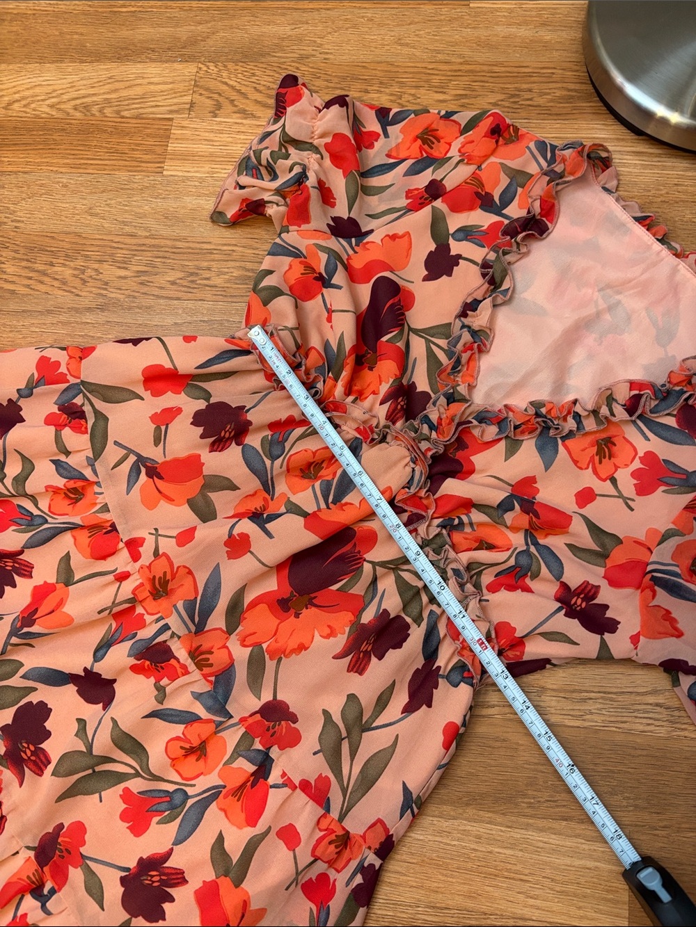 Elegant peach and coral pink burgundy floral ruffle maxi dress. Size M. - Picture 11 of 17